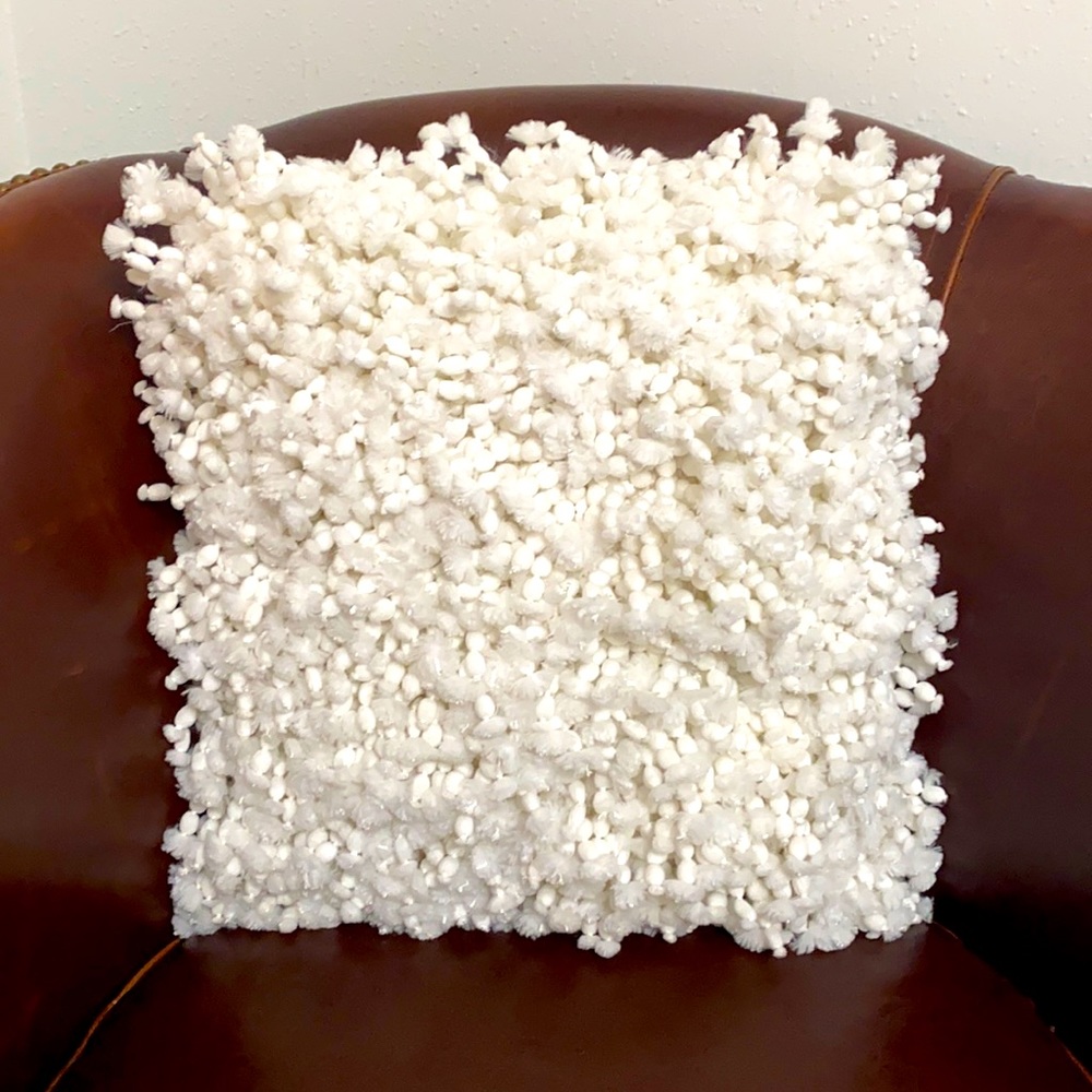 EUC❗️White Fuzzy Throw Pillow 16x16